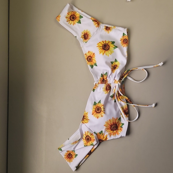 Zaful Sunflower Cap Sleeve Bikini - Picture 2 of 4